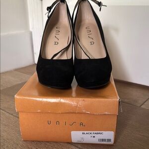 Unisa Black Textured Heels Elegant Sophistication